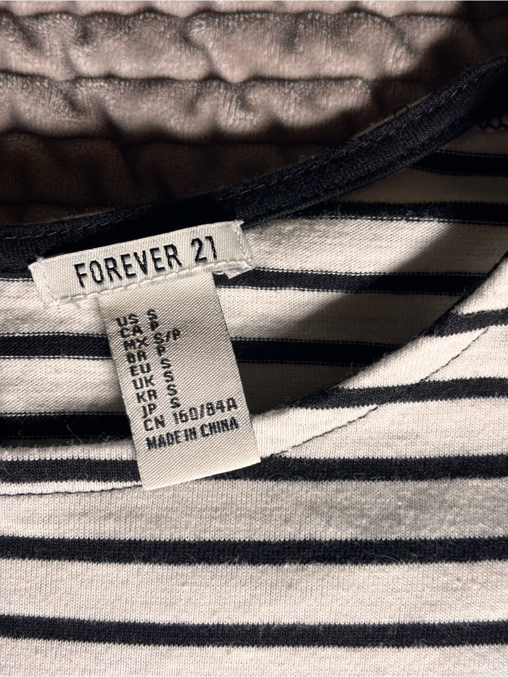 Forever 21 Black & White Striped Short Sleeve Shift Dress with Lace Trim - Picture 3 of 5